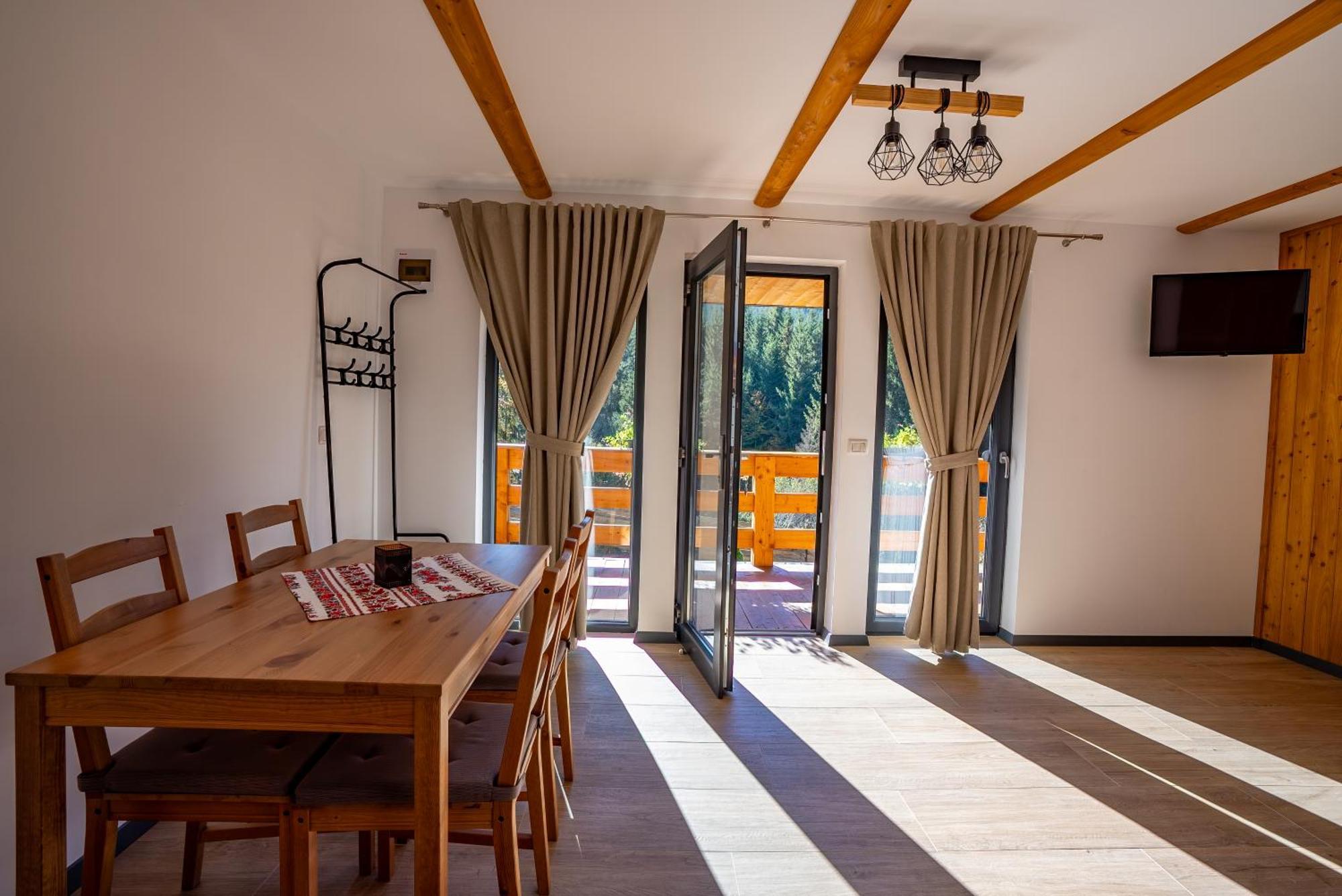 Casa Izvorul Negru Moisei Panzió Kültér fotó