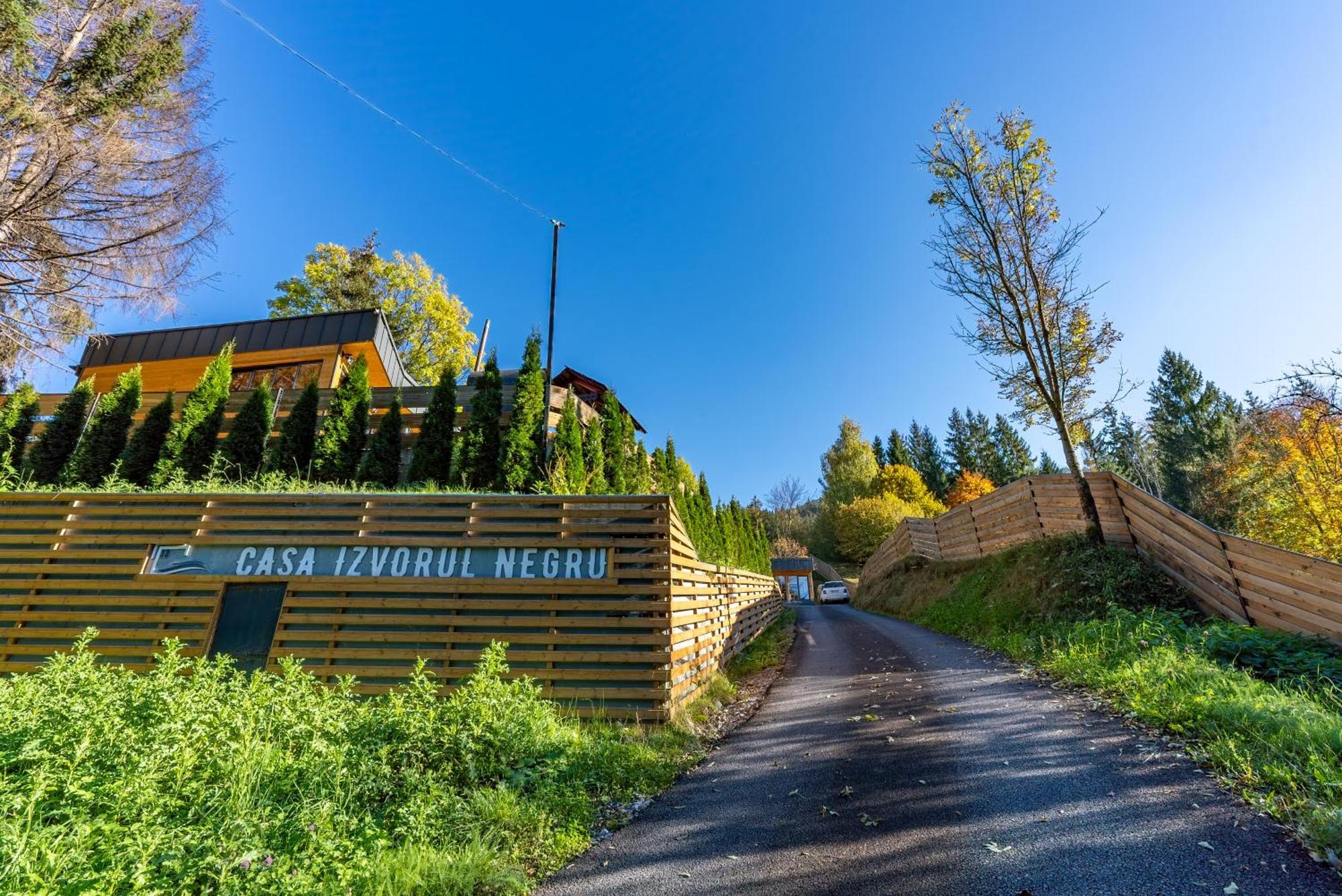 Casa Izvorul Negru Moisei Panzió Kültér fotó